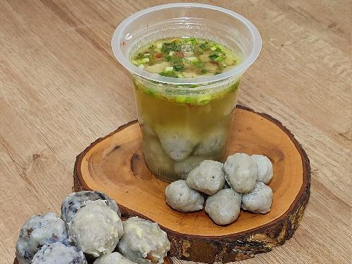 Pentol Kuah Lagi Viral! Camilan Pedas Gurih yang Bikin Banyak Orang Jadi Juragan Baru