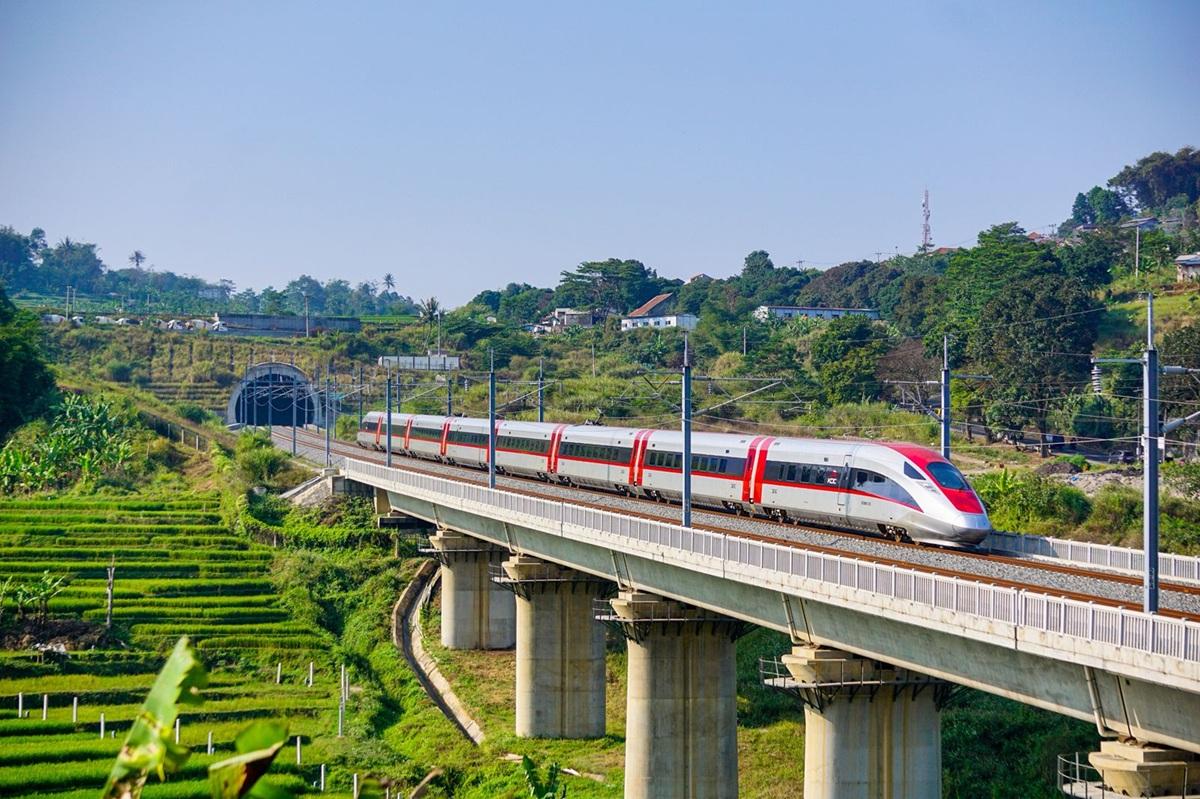 KCIC: Warga Malaysia Jadi Pengguna Terbanyak Whoosh