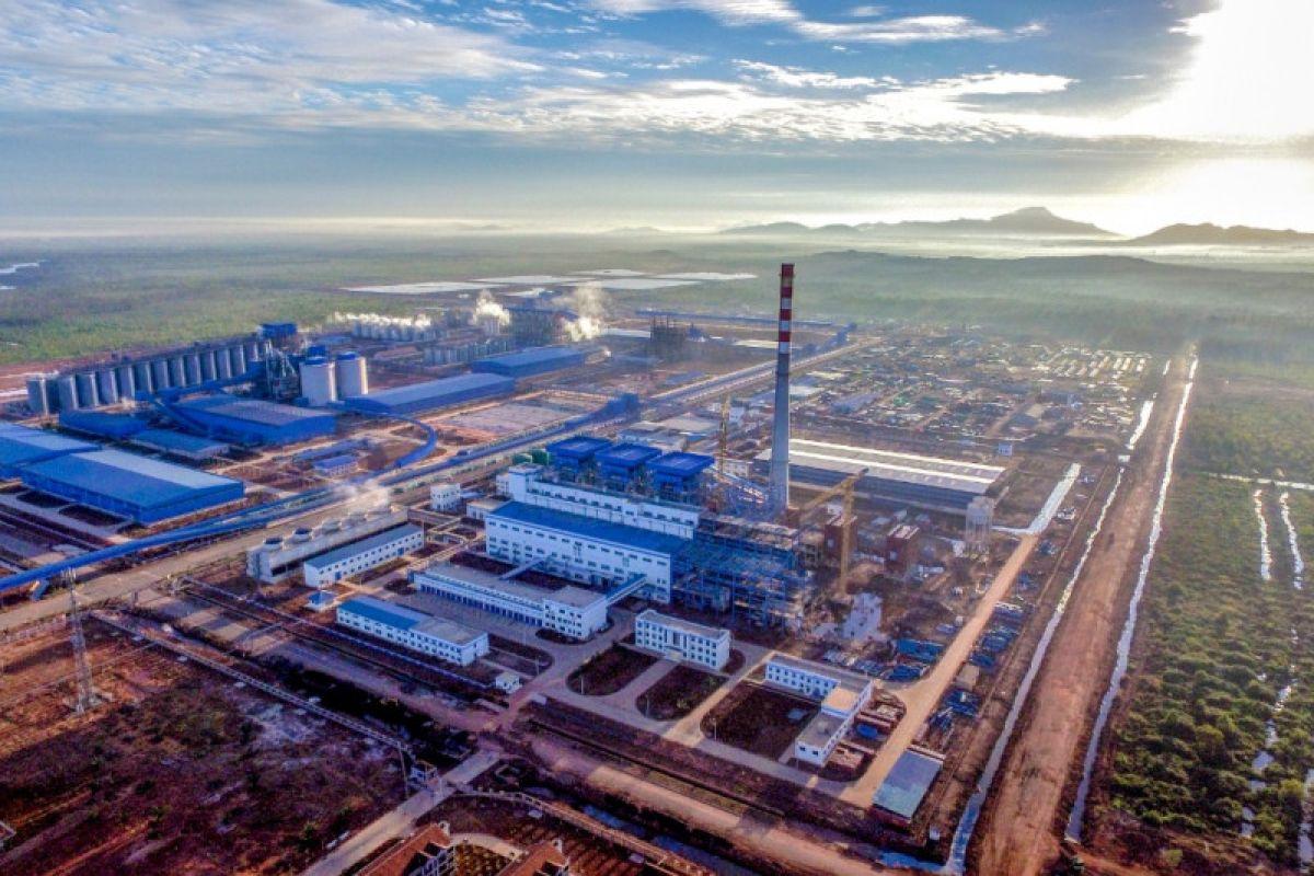 Kalbar Mau Jadi Raja Aluminium, Tapi Masih ‘Ngebul’? Dilema Hilirisasi Bauksit dan Transisi Hijau