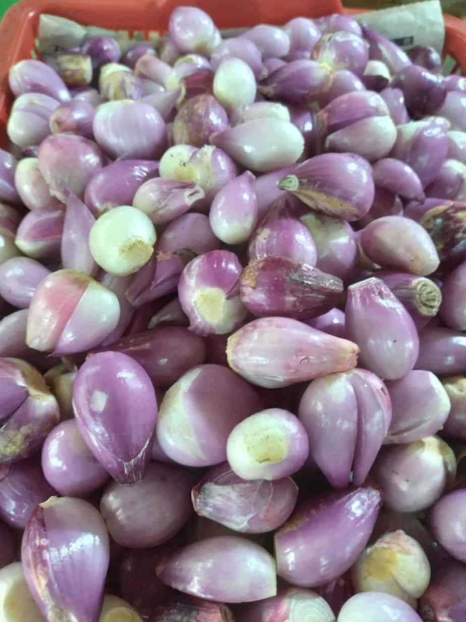 Heboh Upah Kupas Bawang Rp700 Ribu, Berapa Sih Tarif Sebenarnya?