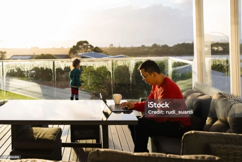 Slow Living Jadi Tren, Mau Kerja Santai Bisa Sampai Tua? Cek Tipsnya di Sini