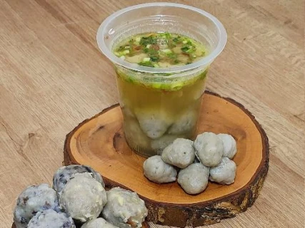 Pentol Kuah Lagi Viral! Camilan Pedas Gurih yang Bikin Banyak Orang Jadi Juragan Baru