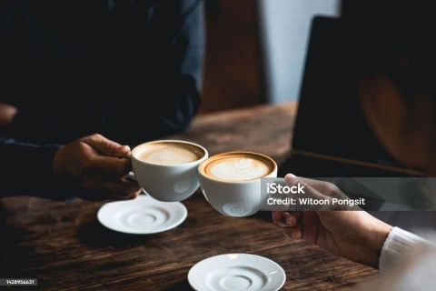 Nongkrong Nggak Pernah Mati! Begini Peluang Bisnis Warkop di 2025