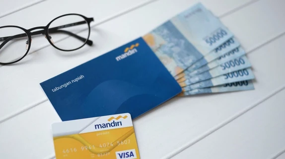 Kenalan Yuk! Ini Deretan Produk Bank Mandiri yang Bikin Hidup Finansial Anak Muda Makin Gampang!