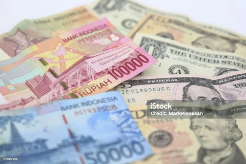 Rupiah Hari Ini: Masih Betah di Rp17 Ribuan, Dompet Auto Waspada!