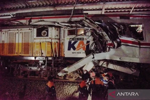 Tabrakan Maut KA Argo Bromo vs KRL di Bekasi, Ini Dampak ke Transportasi dan Ekonomi
