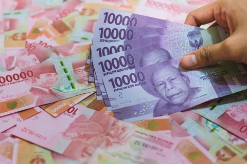 Rupiah Tembus Rp18.000 per Dolar AS, BI Naikkan Suku Bunga Darurat untuk Redam Tekanan